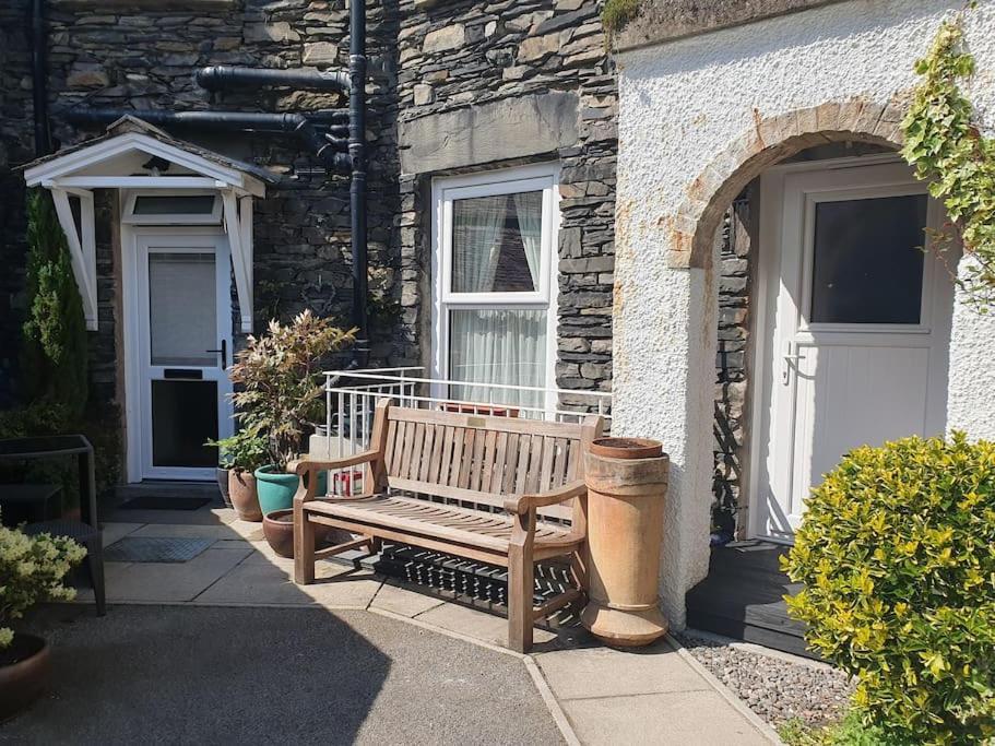 Lyndale Self-Catering Apartment Sleeps 4 Windermere Exteriör bild