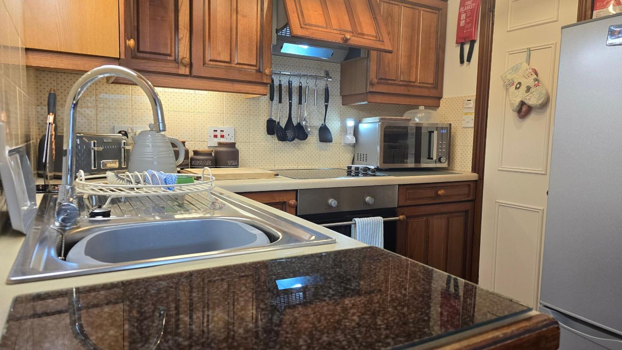 Lyndale Self-Catering Apartment Sleeps 4 Windermere Exteriör bild