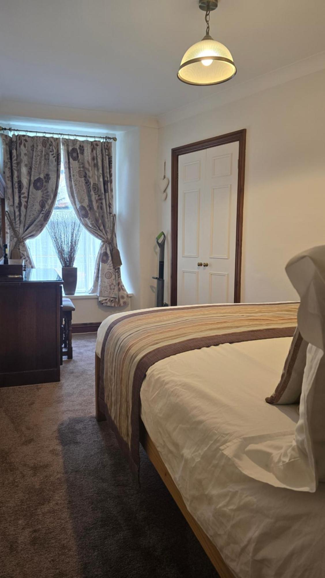 Lyndale Self-Catering Apartment Sleeps 4 Windermere Exteriör bild