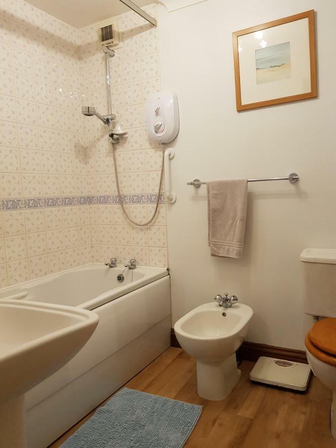 Lyndale Self-Catering Apartment Sleeps 4 Windermere Exteriör bild